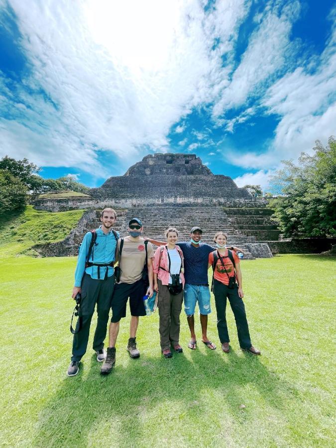 Yellow Belly Backpackers San Ignacio Buitenkant foto